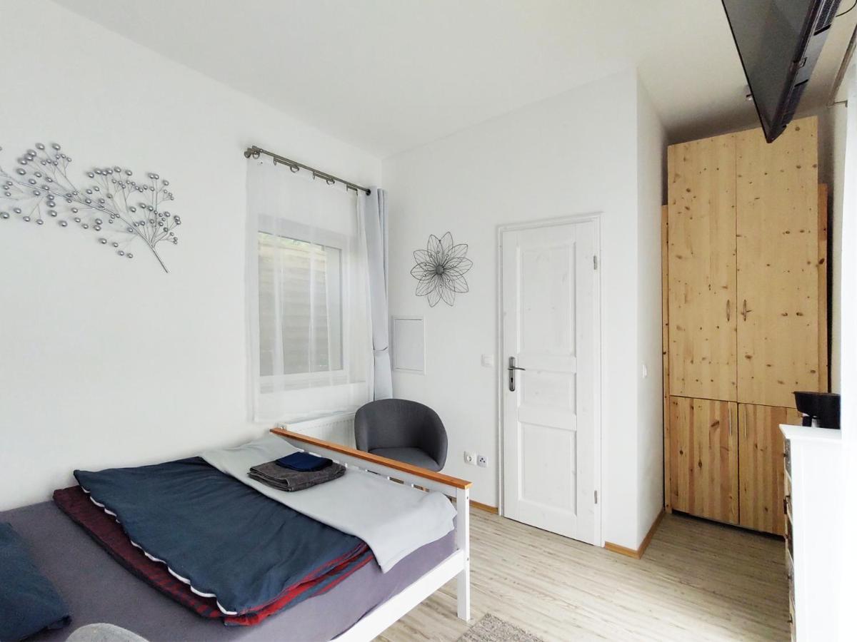 Schwanenburg Apartments Kolonie Rontgental Zewnętrze zdjęcie