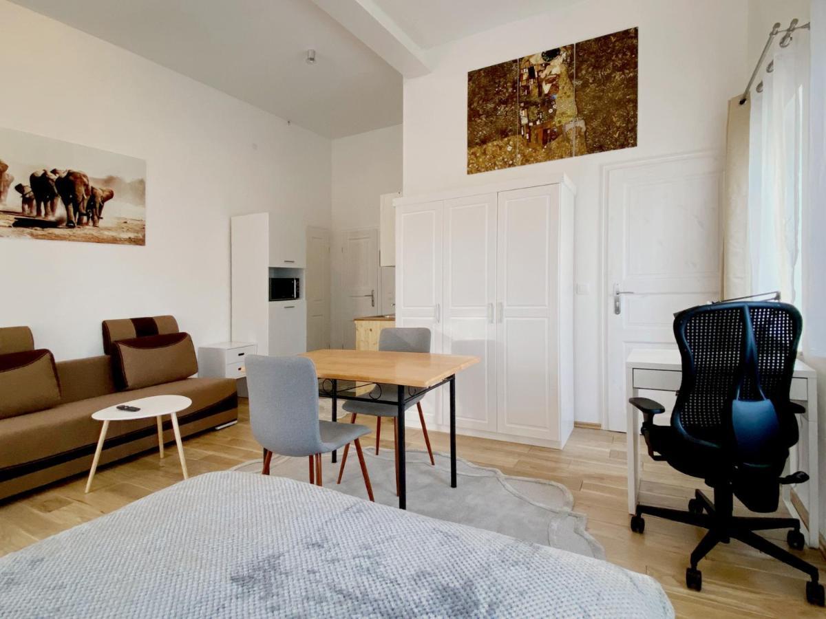 Schwanenburg Apartments Kolonie Rontgental Zewnętrze zdjęcie