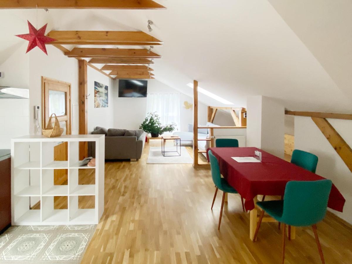 Schwanenburg Apartments Kolonie Rontgental Zewnętrze zdjęcie