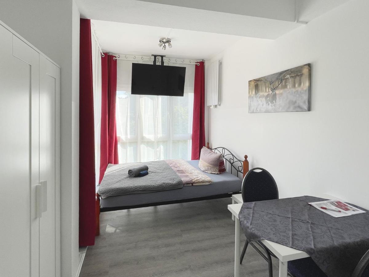 Schwanenburg Apartments Kolonie Rontgental Zewnętrze zdjęcie
