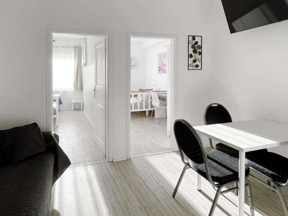 Schwanenburg Apartments Kolonie Rontgental Zewnętrze zdjęcie