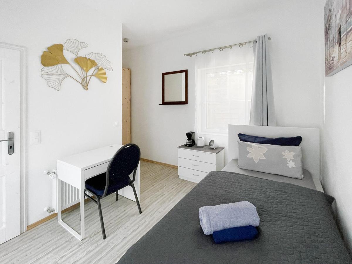 Schwanenburg Apartments Kolonie Rontgental Zewnętrze zdjęcie